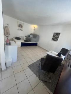 Joli studio au centre ville de Neuchâtel, à 5 minutes du lac - 5