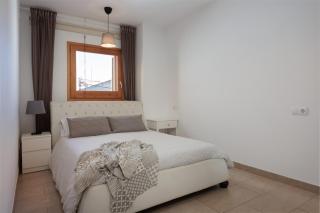 Lets Holidays Mediterranean apartment 3 minutes to the beach 2 - 3