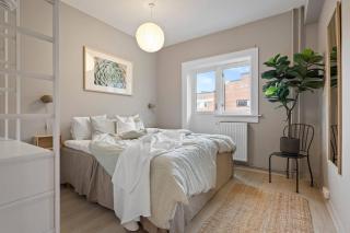 Bright and nice two-bedroom with central location - 3