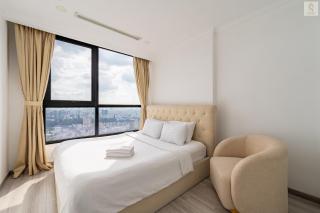 Royal Crown Vinhomes Landmark Signature Residence - 3