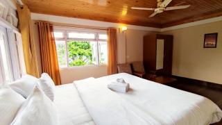 Grey Stone Hotel - 8