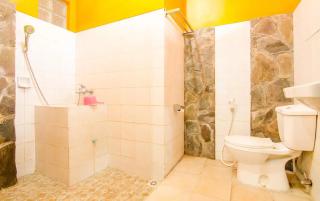 Dedaunan Guesthouse - 9