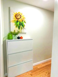 51B Newly Renovated 3BR 2 Parking Near Boston - 4