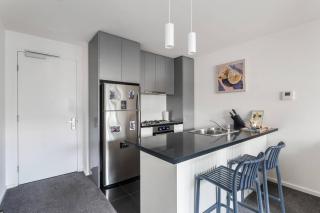 Grandview 40 - Steps to the Yarra with Pool & Parking - 6