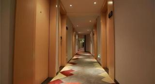 Borrman Hotel Zhuhai Gongbei Port Fuhuali Light Rail - 4