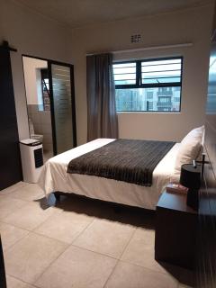 Blaq & Royal Luxury Self-Catering - 9