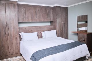 The Zebra Hilltop Lodge - 5