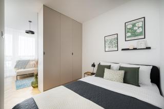 Krasiński Garden Skyline Apartment by BookingHost - 6