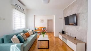 GRAND 3-Bedroom Apartment - 9