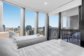 Bright Apartment with Pool and Gym Access - 3