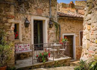 Elegant loft in the hills of Tuscany - 9