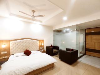 THE PRIME WHITE- A Budget Hotel By Organica Group - 8