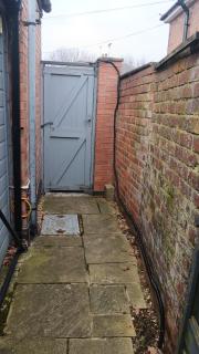 Peaceful Guesthouse, Sleep up to 4, Free Parking, Wi-Fi, Private entrance, Derby City - 8