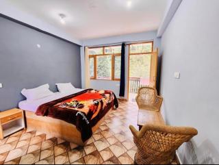 Riverview 360 Boutique Hotel & Cafe Old Manali - 2