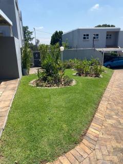Villa Elizabeth - Fourways Gardens Sandton - 6