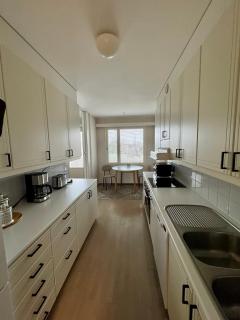 Spacious 3 Bedroom Apartment - 6