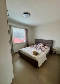 Spacious 3 Bedroom Apartment - 4