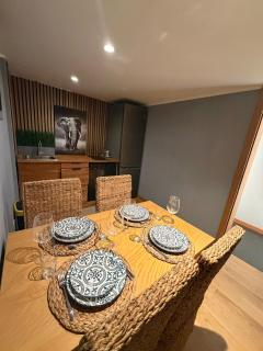FAMlLY APARTMENT WITH PRIVATE OUTDOOR POOL - 2