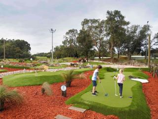 Novotel Vines Resort Swan Valley - 9