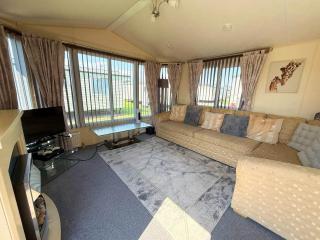 Lovely Caravan With Decking At Stonham Barns Holiday Park Ref 82150Sb - 9