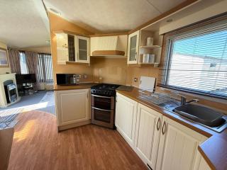 Lovely Caravan With Decking At Stonham Barns Holiday Park Ref 82150Sb - 5