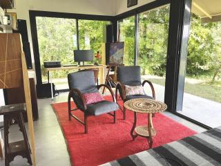 Maison contemporaine en bois avec piscine - 5