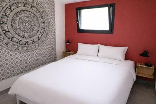 Maison contemporaine en bois avec piscine - 2