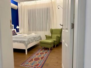 Cosher | 1BD Central Urban Home - 1