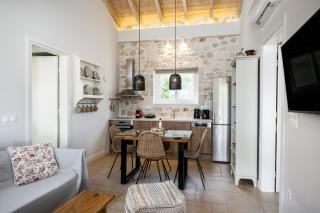 Villa Estia with Outdoor Hot Tub by Konnect - Next to the Beach - 7