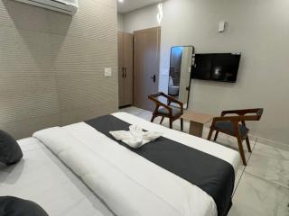 Hotel The Merc Near Chandigarh University Kharar Mohali - 3