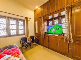 President Park 2BHK stay in dehradun by Homeyhuts - 1