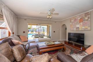 15min to V&A Waterfront, 5min to Canal Walk & 5min to Grand West Casino -  - 9