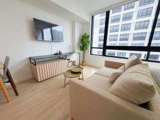 Modern Studio in Prime Area & Free Parking - 8