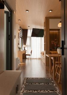 Balcony Studio in D1 - Central & Stylish - 5 Pax - 4