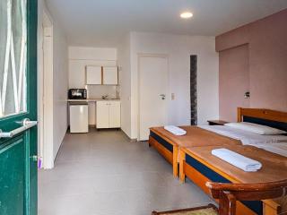 Agnes Beach Hotel Apartments - 4