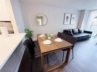 Perfectly Located Apt - Steps to Metro & More - 1