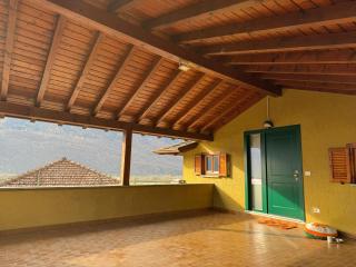 Appartamento con ampia terrazza nel cuore di Traona - 9