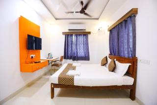 Starlight Hotels DLF Trade Center Miot chennai - 4