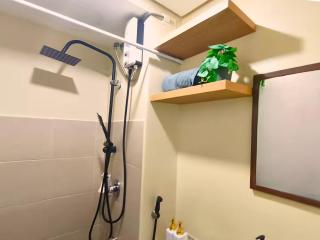 NEW Cozy Studio with Alexa, Pool and within IT Park - 4