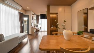 Balcony Studio in D1 - Walkable & Central - 5 Pax - 8