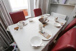 Gateway Abode Near City Centre w. Street Parking - 5