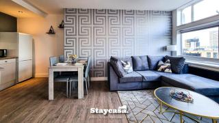 Modern City Centre Apt Stunning 18th Floor View - 9