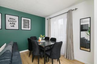 Spacious 3BR Home Easy Airport & ExCeL Access - 6