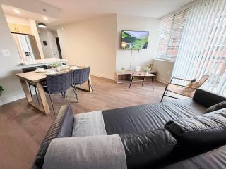Beautiful Apt in the Heart of Pentagon City - 3