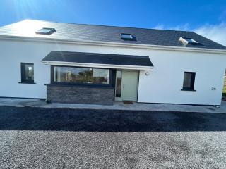 Westcove view three bedroom luxury house with hot tub - 7