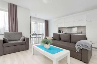 Bright Air-Conditioned Apartments with Parking and Terrace or Balcony by Noclegi Renters - 0
