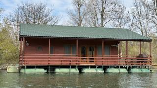 Houseboat - Beacon of happiness - 9