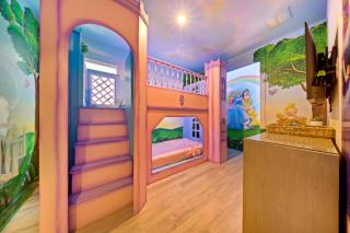 W454 - Bohemian Chic Oasis With Themed Bedrooms at Reunion - 9