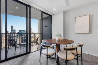 Bright Apartment with Pool and Gym Access - 7