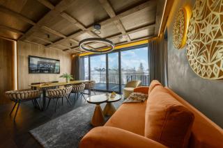 Crystal Pine Luxury Villas with Jacuzzi, Sauna & SPA by BQQK - 4